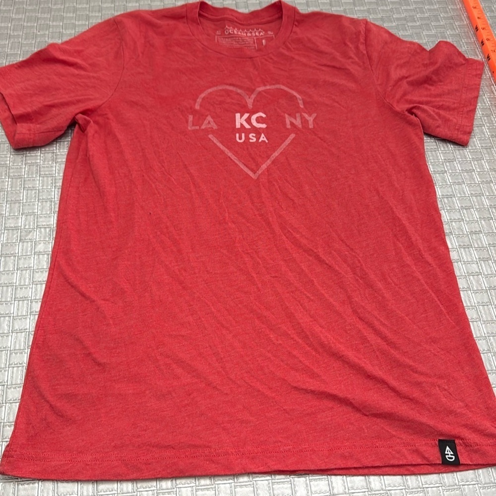 OCEAN & SEA RED LA KC NY TEE SIZE LARGE